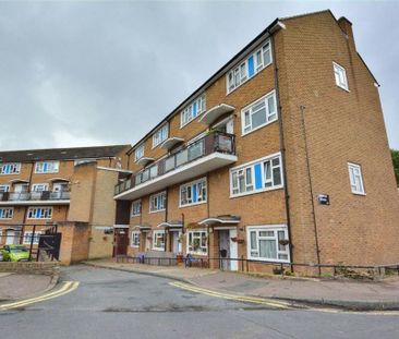 2 bedroom maisonette to rent - Photo 2
