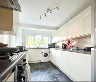 4 bedroom terraced house to rent - Photo 6