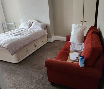 Room in a Shared Flat, Wellgate, S60 - Photo 1