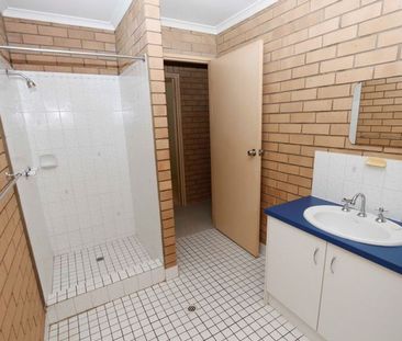 Ground Floor Unit Close to Town - Photo 6