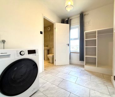 2 bedroom Maisonette in Alpine Street, Berkshire - Photo 6