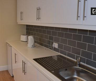 Modern 1-bedroom house for rent in Clonee, Dublin - Photo 4