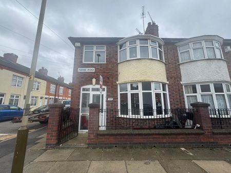 3 bedroom semi-detached house to rent - Photo 4