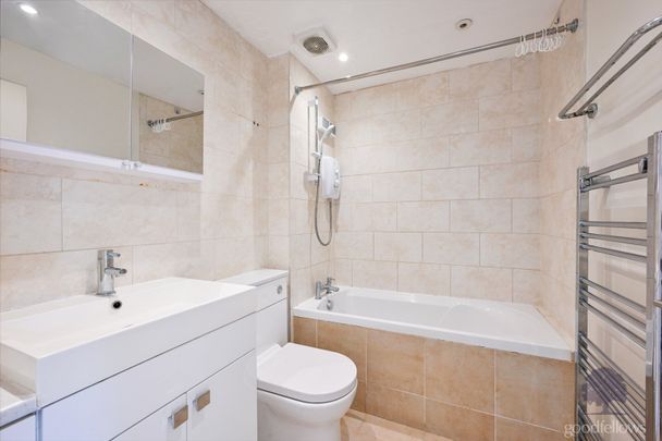 Handside Close, Worcester Park, KT4 - Photo 1