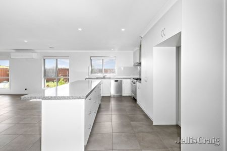 25 Magnetic Drive, Alfredton - Photo 4