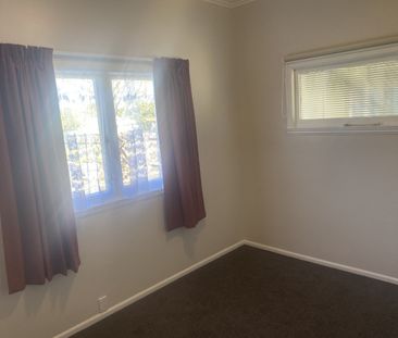 Tidy two bedroom on Tawa - Photo 5
