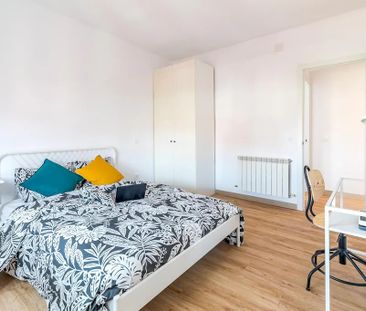 Calle de las Matas, Madrid, Community of Madrid 28039 - Photo 4