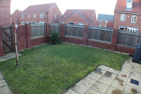 Stillington Crescent, Hamilton, LE5 - Photo 2