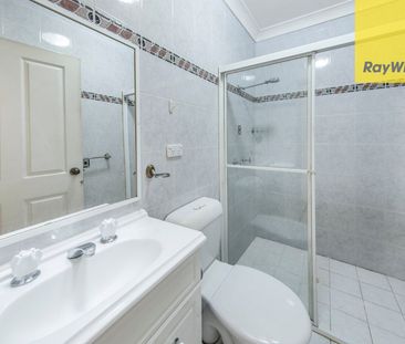 THREE BEDROOM APARTMENT IN PRIME LOCATION - MUST SEE - Photo 4