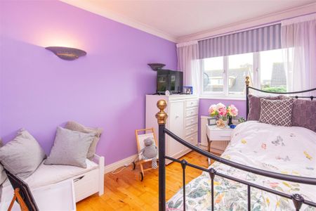 3 bed House - Detached To Let - Photo 4