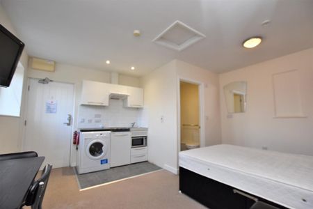 Studio to rent - Photo 2