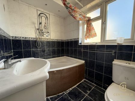 5 bedroom semi-detached house to rent - Photo 5