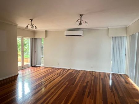 Spacious Family Home in Popular Pakuranga - Photo 5