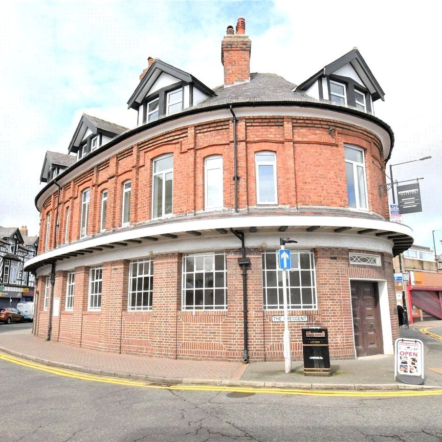 Crescent View, CH48 4HA, West Kirby - Photo 1
