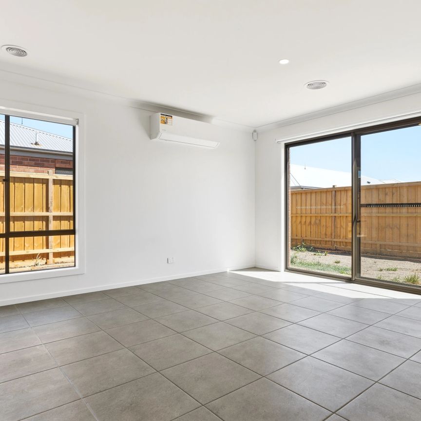 HOME FOR RENT IN THORNHILL PARK - Photo 1