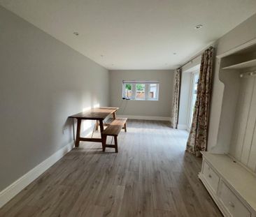 4 bedroom terraced house to rent - Photo 2