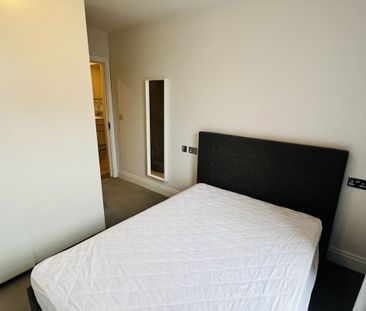 High Street, MAIDENHEAD - Photo 2