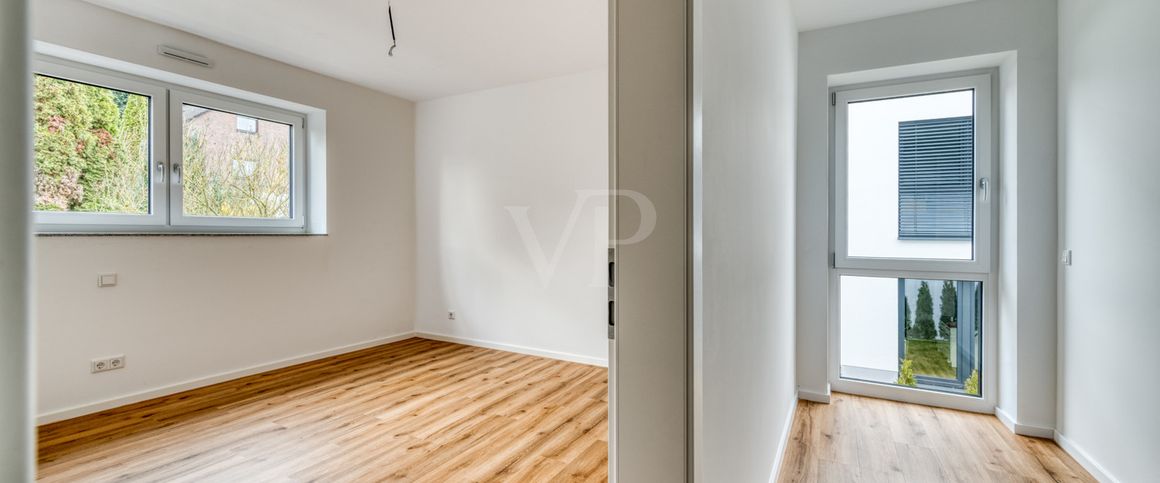 Erstbezug! Schöne Erdgeschosswohnung mit großer Terrasse - Photo 1