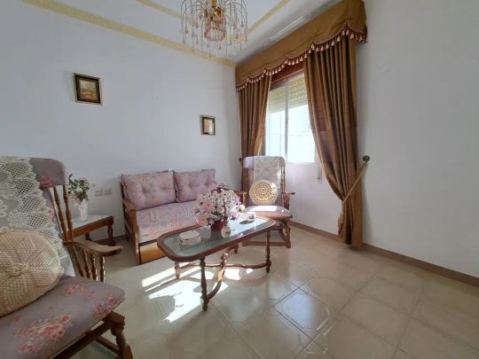 Alquiler de piso en Calle Velarde - Photo 1