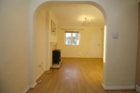 2 bedroom semi-detached house to rent - Photo 2