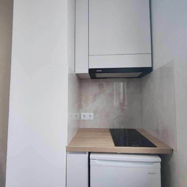Se inchiriaza garsoniera in zona Racadau - Fotografie 1