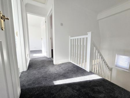 3 bedroom detached house to rent - Photo 3