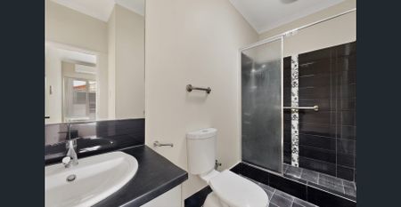 Charming Three Bedroom Cottage - Photo 4