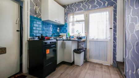 2 bedroom terraced house to rent - Photo 5