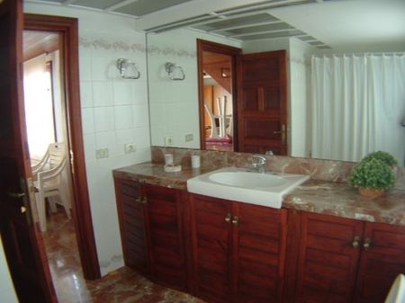 Se alquila por temporadas, fantástico ático abuhardillado en zona inmejorable - Photo 5