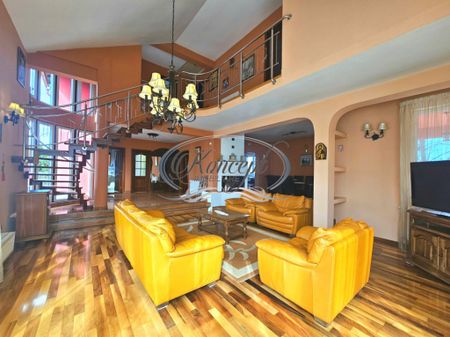 Casa individuala cu gradina generoasa in cartierul Europa - Fotografie 2
