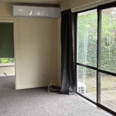 Three bedroom home, available now! - Photo 1