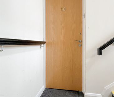 10 Old Church Square, Dundonald, Belfast, BT16 2FD - Photo 2