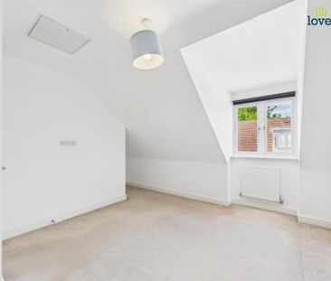 3 bedroom Terraced House To Let - Photo 2