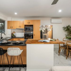Immaculate 2-Bedroom Apartment with Spacious Balcony in Morningside - Photo 2