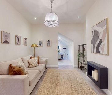 4 bedroom terraced house to rent - Photo 1