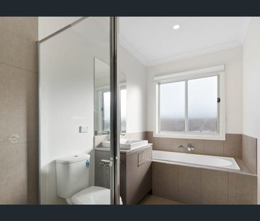 Stunning, low-maintenance family home! - Photo 5