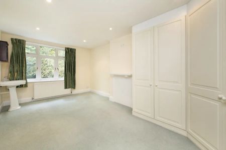 5 bedroom house in Holly Lodge Estate - Photo 5