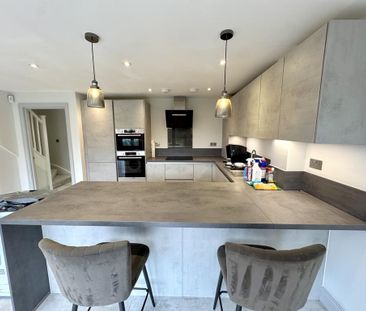 4 bedroom terraced house to rent - Photo 4