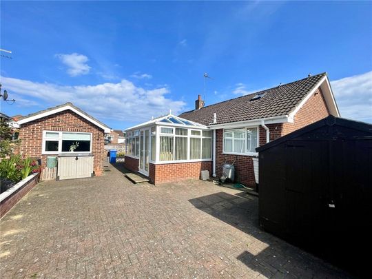 3 bed detached bungalow to rent in Darwin Road, Bridlington, YO16 - Photo 1