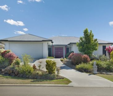 BEAUTIFUL DREAM FAMILY HOME IN BUSHLAND BEACH - Photo 5