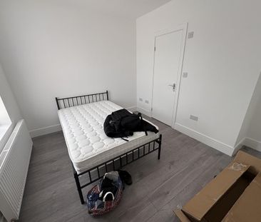 4 bedroom terraced house to rent - Photo 6