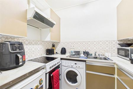 Studio to rent - Photo 2