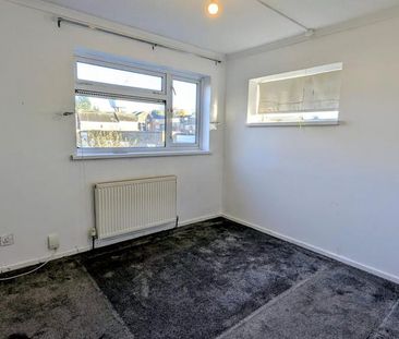 4 bedroom link detached house to rent - Photo 2