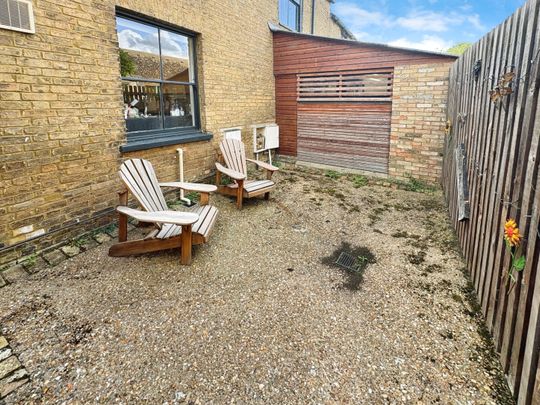 3 bedroom link detached to rent The Broadway, St Ives - Photo 1