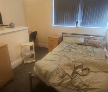 2 Bed - 34a Ash Grove, Hyde Park, Leeds - LS6 1AY - Student - Photo 2