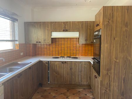 Spacious Two Bedroom Unit in Ryde - Photo 3