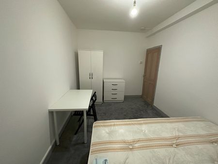 Room in a Shared House, Abercrombie House, W12 - Photo 3