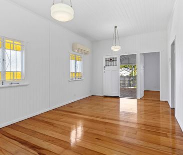 BEAUTIFUL THREE BEDROOM HOME - Photo 1