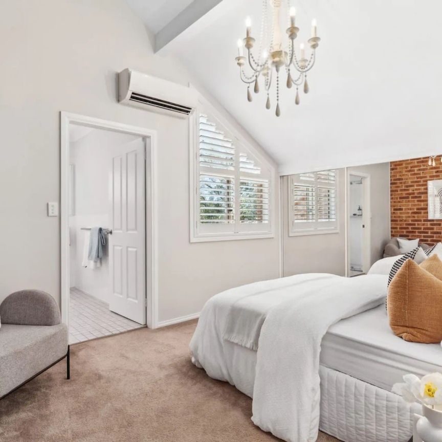 Perfectly Positioned & Move in Ready - Photo 1