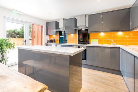 1 bedroom in a house share to rent - Photo 4